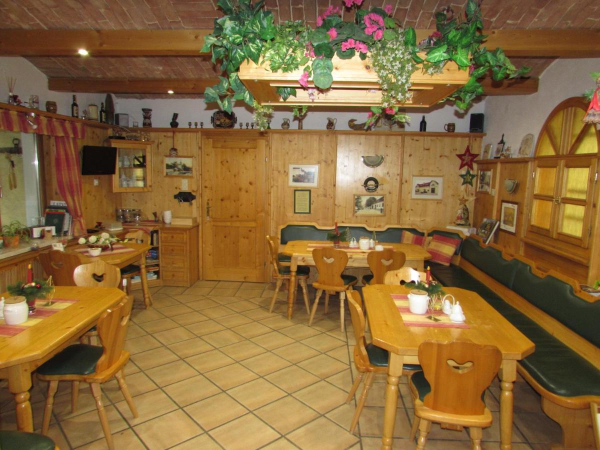 Arkadenhof Fam. Schneider Bed & Breakfast Eichenbrunn ภายนอก รูปภาพ